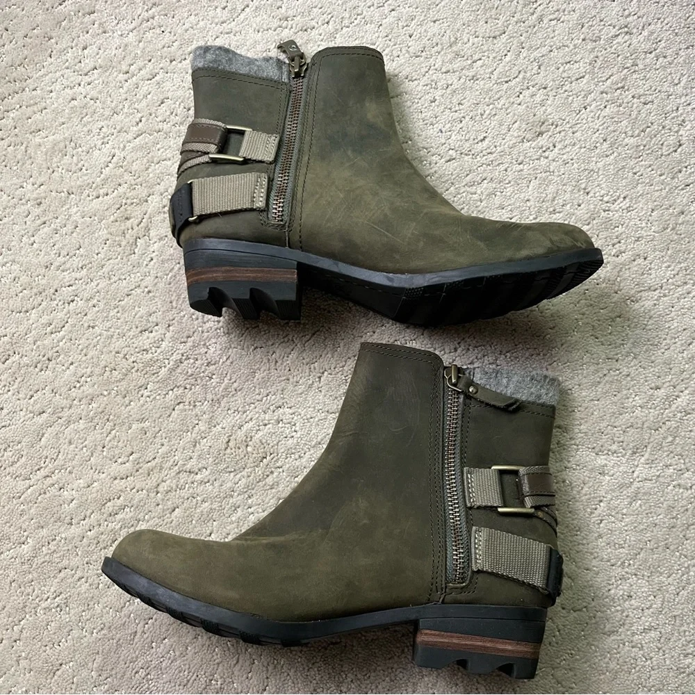 Sorel Lolla Ankle Boot Green Buckle 10
